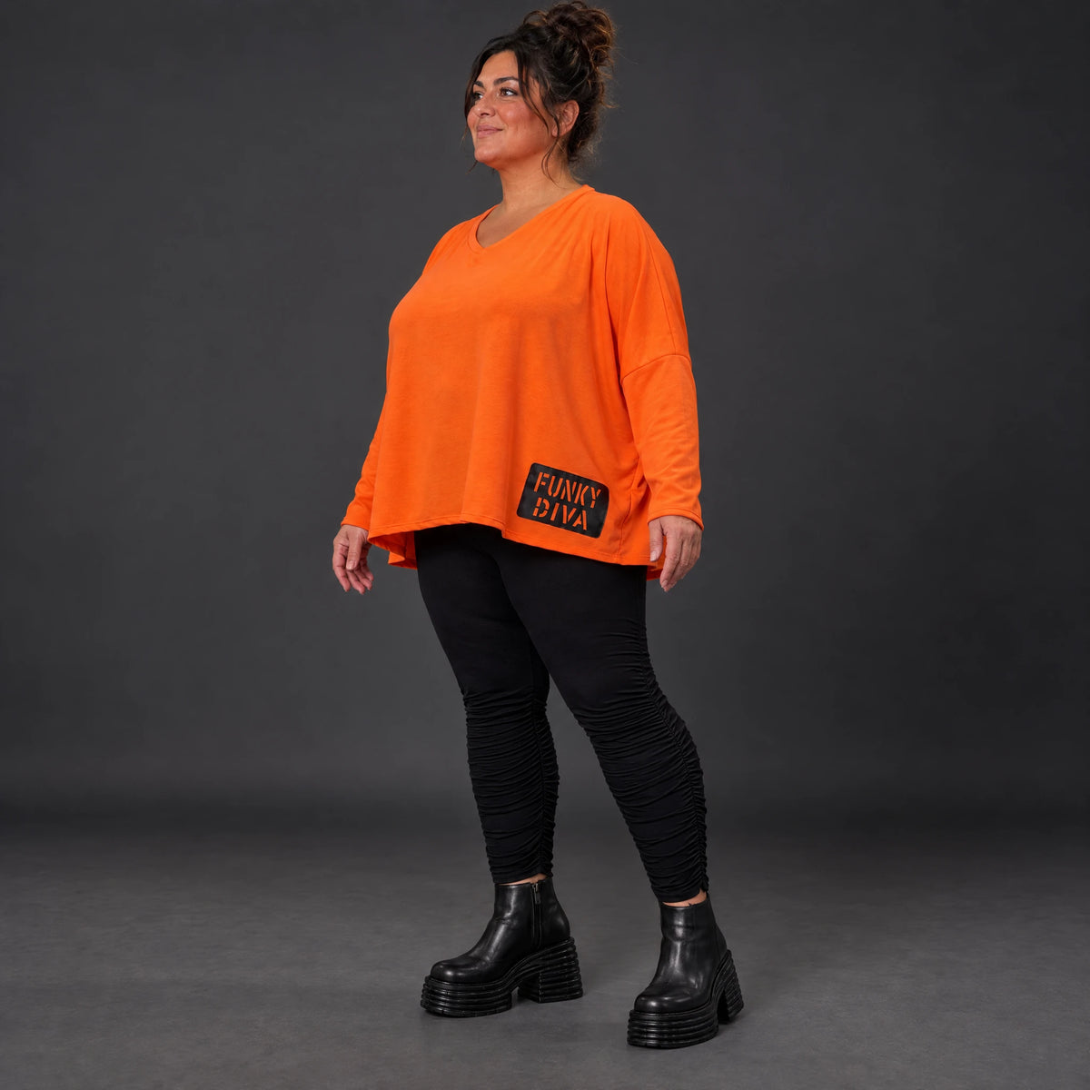 Langarmshirt in kräftigem Orange mit lässig kastigem Schnitt aus weichem Baumwolljersey