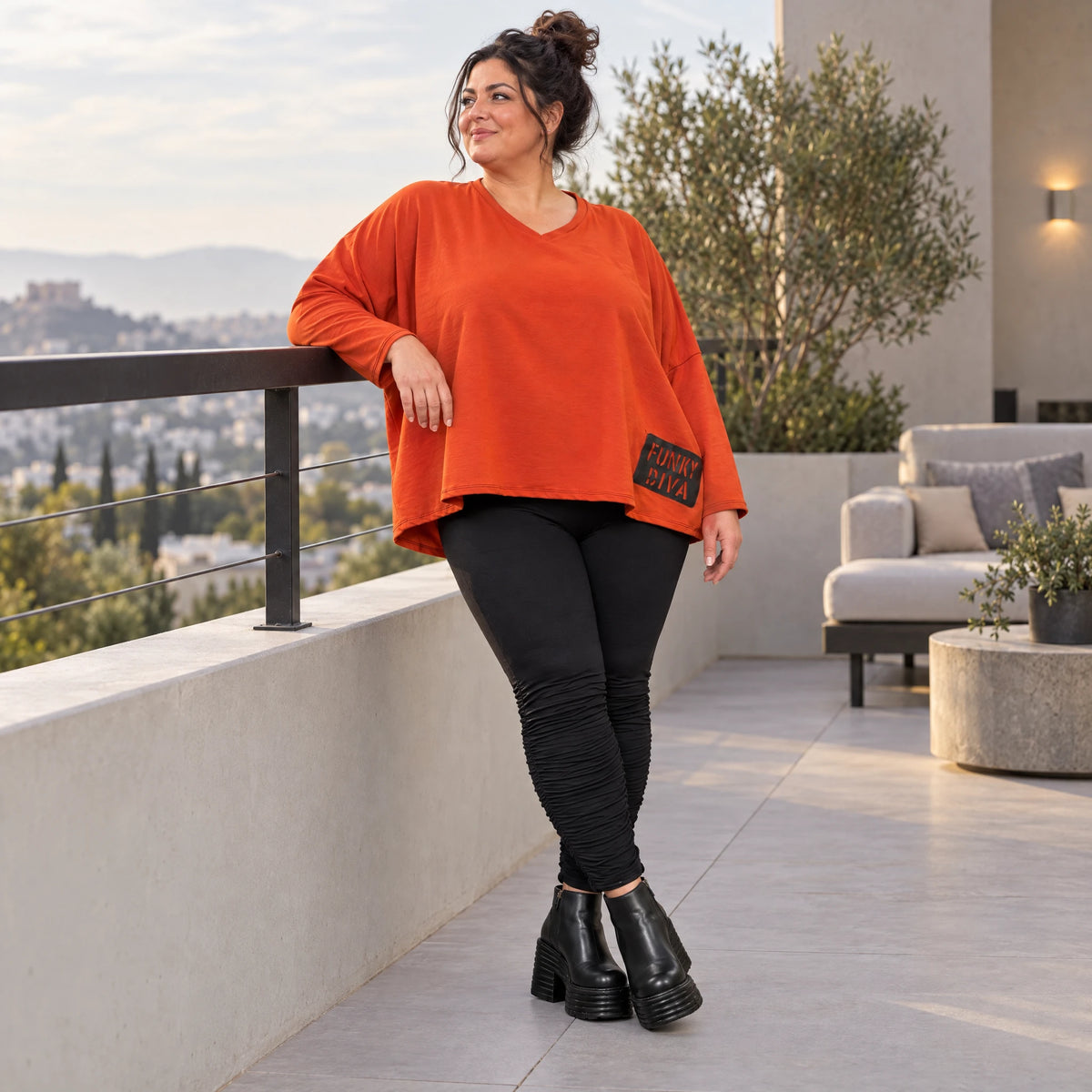 Langarmshirt in Orange aus weichem Stretchjersey mit V-Ausschnitt und kastiger Passform