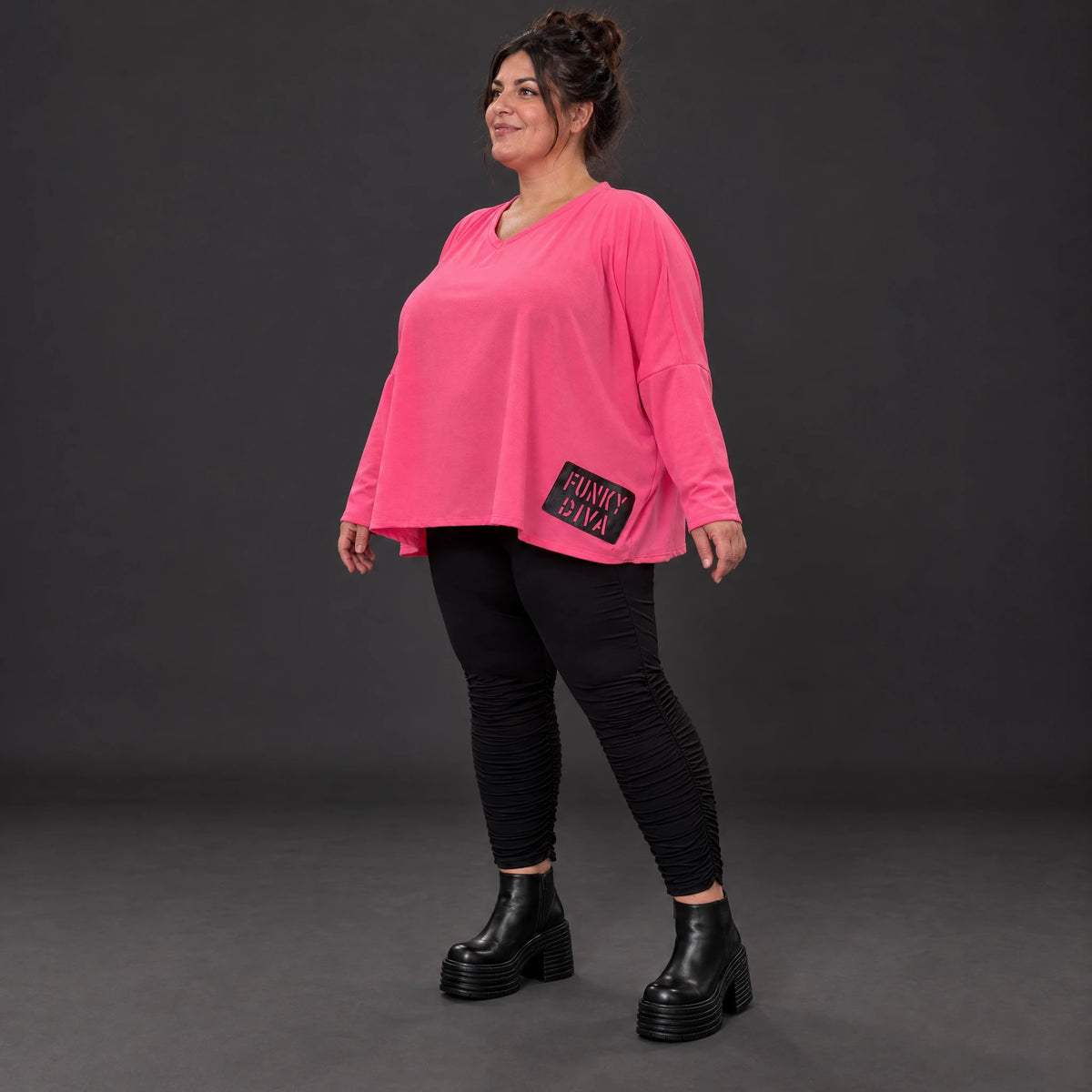Langarmshirt in Pink aus weichem Stretchjersey mit V-Ausschnitt und kastiger Silhouette