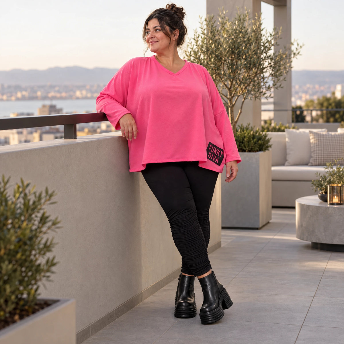 Langarmshirt in Pink aus weichem Stretchjersey mit V-Ausschnitt und kastiger Silhouette