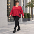 Rotes Langarmshirt aus weichem Stretchjersey mit V-Ausschnitt und kastiger Passform