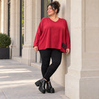 Rotes Langarmshirt aus weichem Stretchjersey mit V-Ausschnitt und kastiger Passform