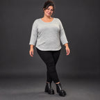 Langarmshirt in Grau/Schwarz aus weichem Flauschgarn mit Rundhalsausschnitt und Taschen