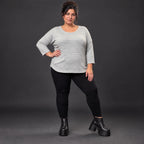 Langarmshirt in Grau/Schwarz aus weichem Flauschgarn mit Rundhalsausschnitt und Taschen
