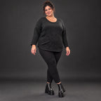 Feinstrickshirt aus Italien in Schwarz/Weiß mit flauschigem Garn und aufgesetzten Taschen