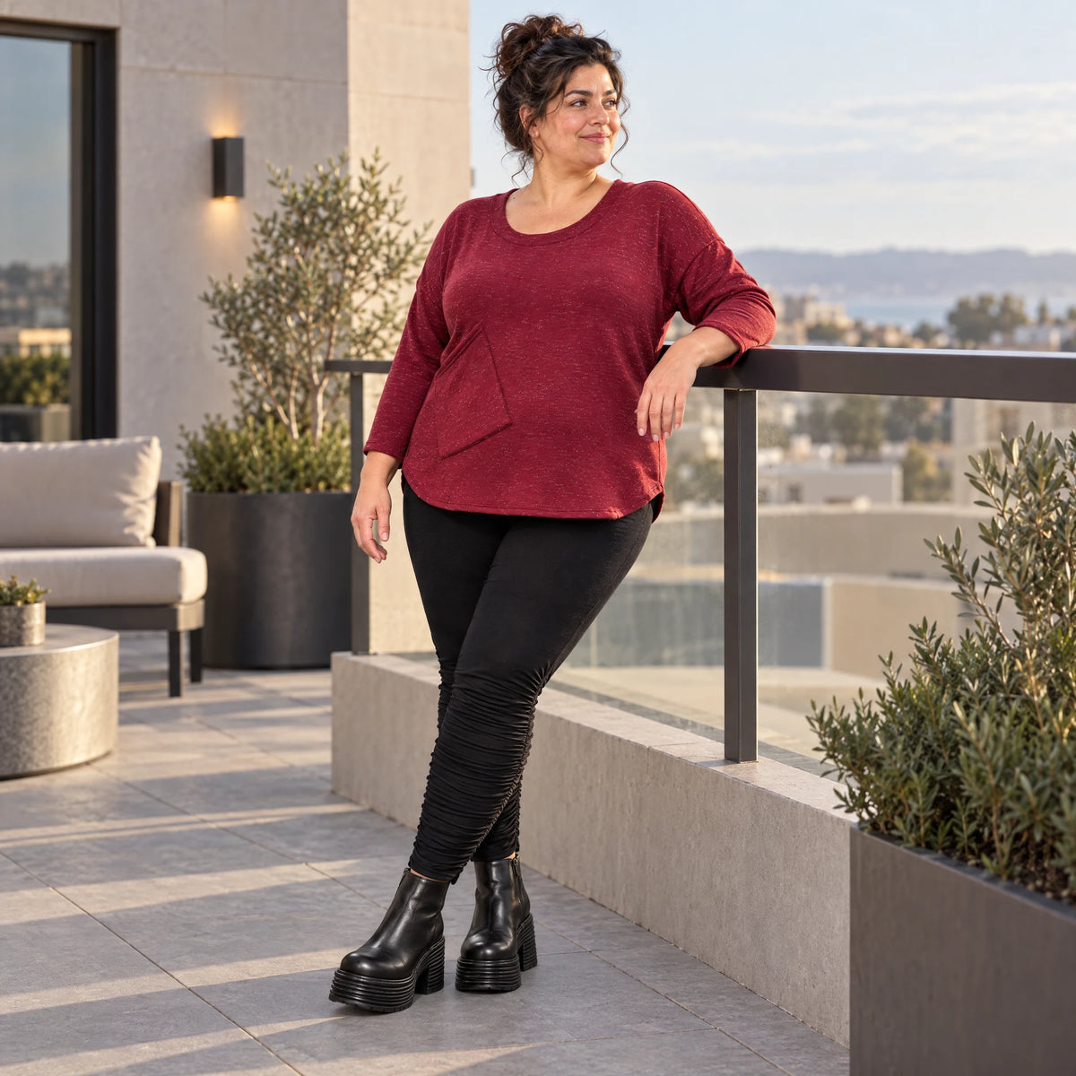 Langarmshirt aus flauschigem Feinstrick in Rot/Weiß mit Rundhalsausschnitt und Taschen