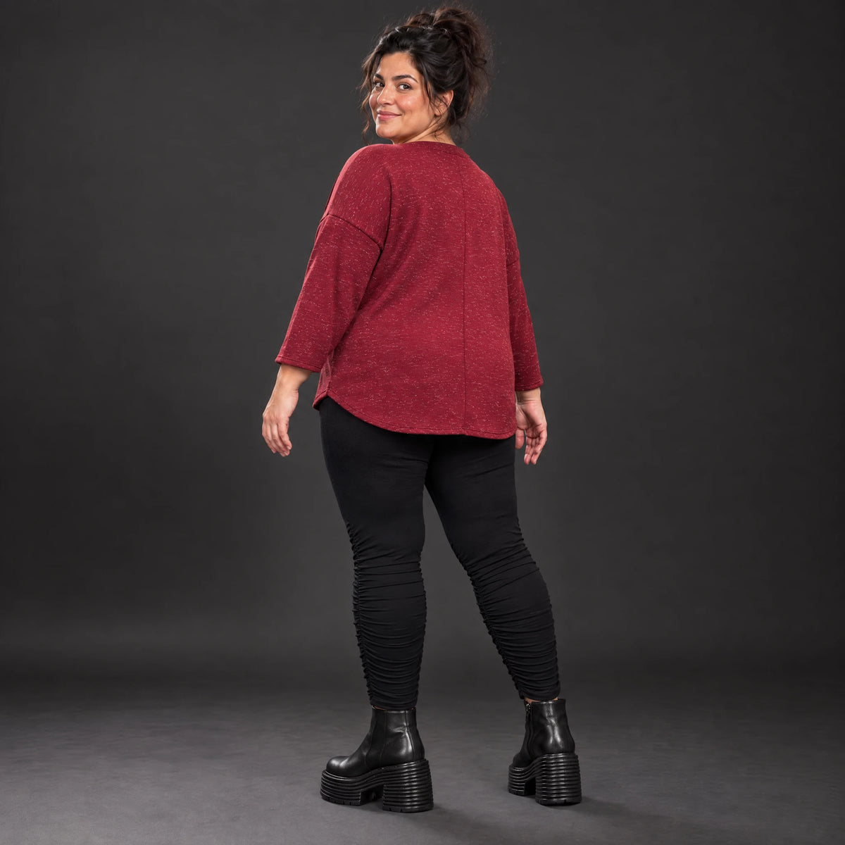 Langarmshirt aus flauschigem Feinstrick in Rot/Weiß mit Rundhalsausschnitt und Taschen