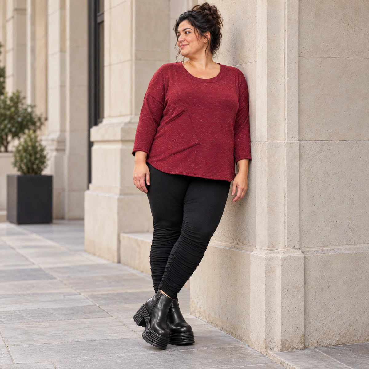 Langarmshirt aus flauschigem Feinstrick in Rot/Weiß mit Rundhalsausschnitt und Taschen