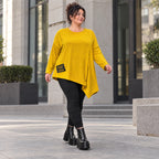 Feinstrickshirt in Gelb mit asymmetrischem Zipfelsaum Langarm und Rundhalsausschnitt