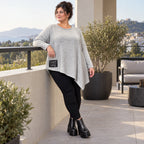 Feinstrickshirt in Grau/Schwarz mit asymmetrischem Zipfelsaum und Flauschgarnoptik