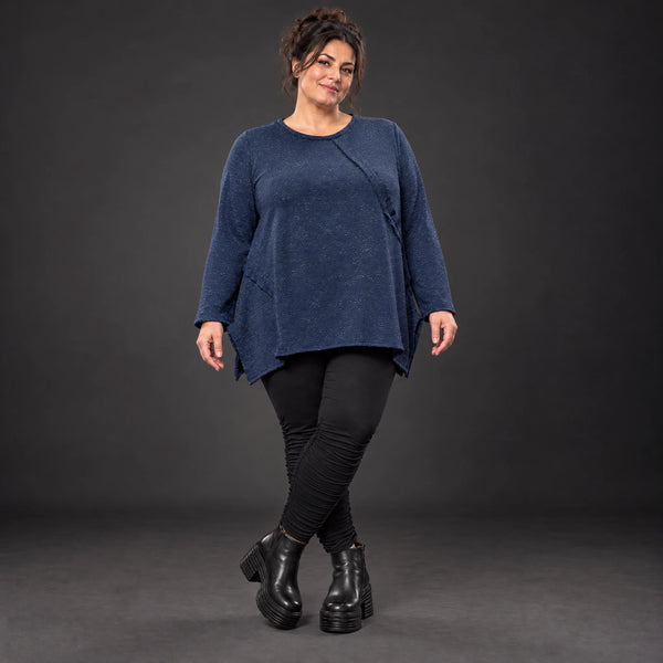 Langarmshirt aus flauschigem Feinstrick in Blau/Weiß gemustert mit fließender A-Linie
