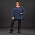 Langarmshirt aus flauschigem Feinstrick in Blau/Weiß mit A-Linie und Rundhalsausschnitt