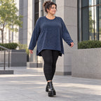 Langarmshirt aus flauschigem Feinstrick in Blau/Weiß mit A-Linie und Rundhalsausschnitt