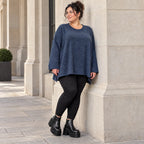 Langarmshirt aus flauschigem Feinstrick in Blau/Weiß mit A-Linie und Rundhalsausschnitt