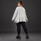 Kuscheliges Feinstrickshirt in Grau/Schwarz Melange mit fließender A-Linie aus Italien