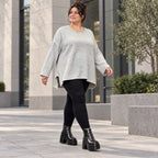 Kuscheliges Feinstrickshirt in Grau/Schwarz Melange mit fließender A-Linie aus Italien