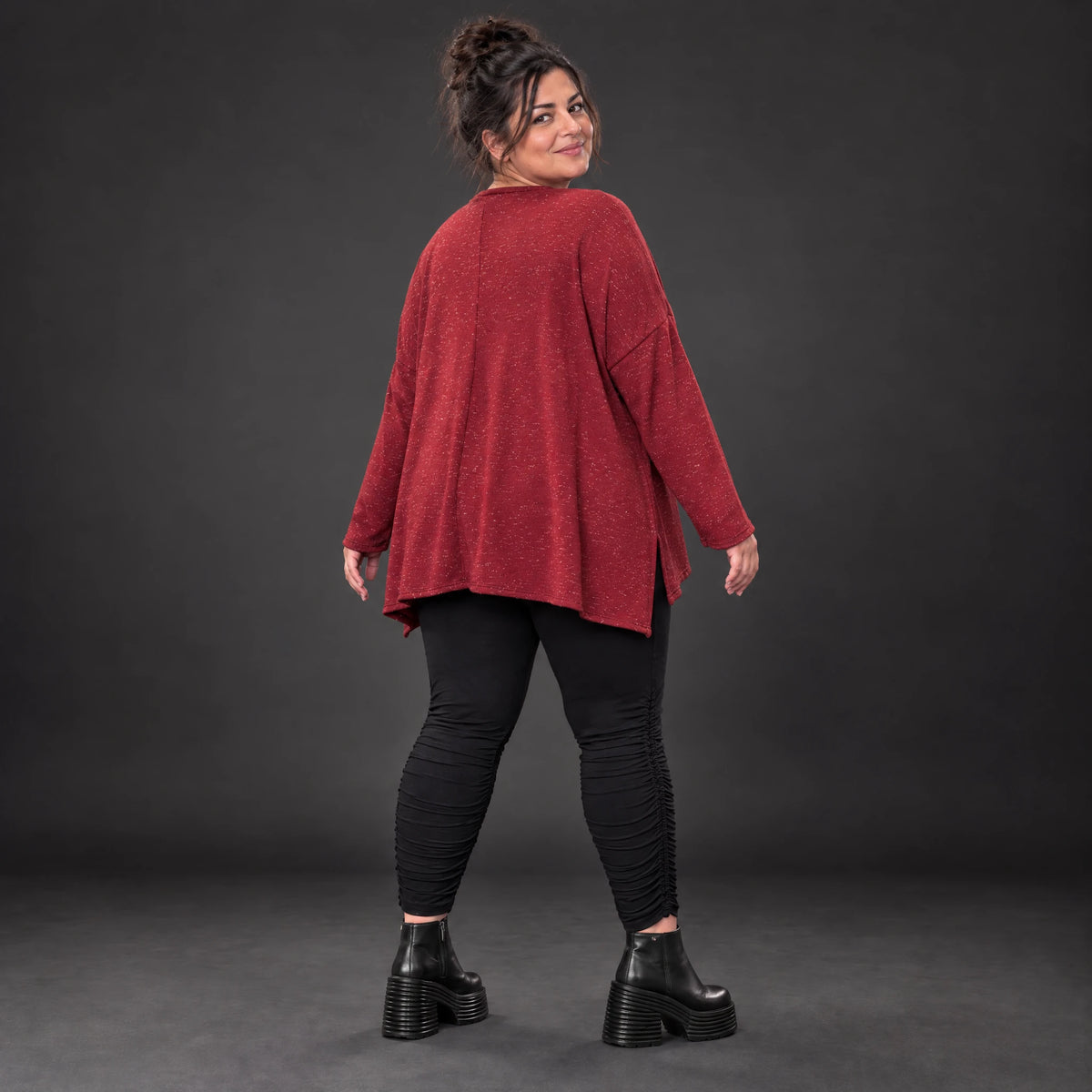 Feinstrickshirt in Rot/Weiß mit flauschigem Garn in A-Linie und Rundhalsausschnitt