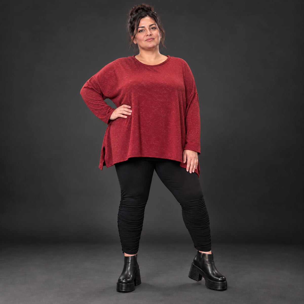 Feinstrickshirt in Rot/Weiß mit flauschigem Garn in A-Linie und Rundhalsausschnitt