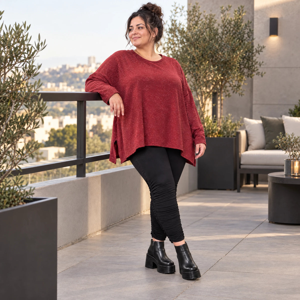 Feinstrickshirt in Rot/Weiß mit flauschigem Garn in A-Linie und Rundhalsausschnitt