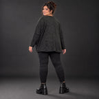 Langarmshirt in Schwarz/Weiß meliert aus weichem Flauschgarnfeinstrick mit V-Ausschnitt