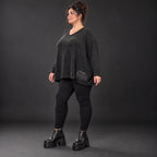 Langarmshirt in Schwarz/Weiß meliert aus weichem Flauschgarnfeinstrick mit V-Ausschnitt