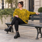 Kastiges Strickshirt mit Zebramuster in Gelb/Schwarz aus weichem flauschigem Feinstrick