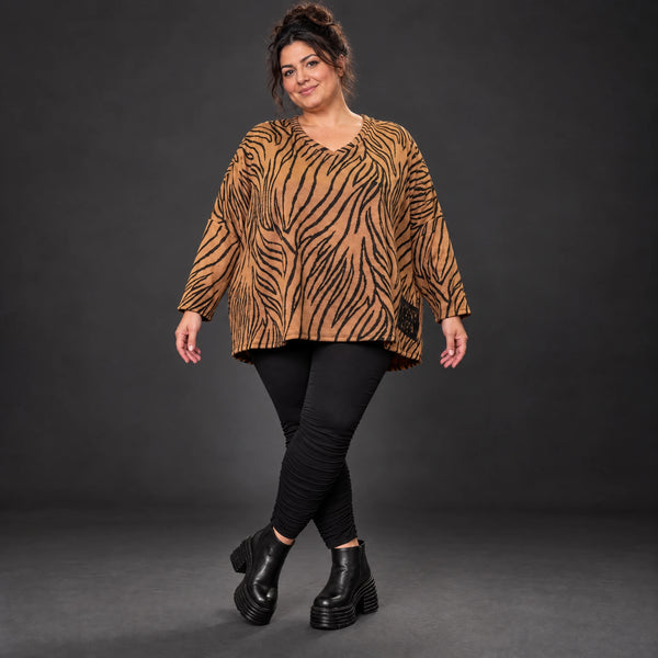 Flauschiges Langarmshirt aus Feinstrick in Braun/Schoko mit V-Ausschnitt und Kastenform