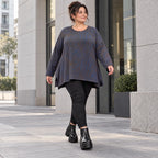 Langarmshirt aus flauschigem Feinstrick in Blau/Braun mit A-Linie und Seitenschlitzen