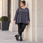 Langarmshirt aus flauschigem Feinstrick in Blau/Braun mit A-Linie und Seitenschlitzen