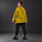 Flauschiges Strickshirt in Gelb/Schwarz mit Zebramuster in lockerer A-Linie und Schlitzen