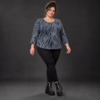 Langarmshirt aus flauschigem Feinstrick in Blau/Grau mit lockerer gerundeter Schnittform