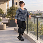 Langarmshirt aus flauschigem Feinstrick in Blau/Grau mit lockerer gerundeter Schnittform
