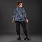 Langarmshirt aus flauschigem Feinstrick in Blau/Grau mit lockerer gerundeter Schnittform