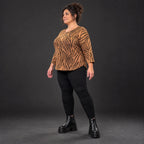 Italienisches Feinstrickshirt in Braun/Schoko aus flauschigem Garn mit lockerer Passform
