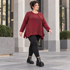 Flauschiges Feinstrickshirt aus Italien in Rot/Braun gemustert mit Rundhals und A-Linie