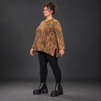 Flauschiges Langarmshirt in Braun/Schoko aus warmem Feinstrick mit schmeichelnder A-Linie