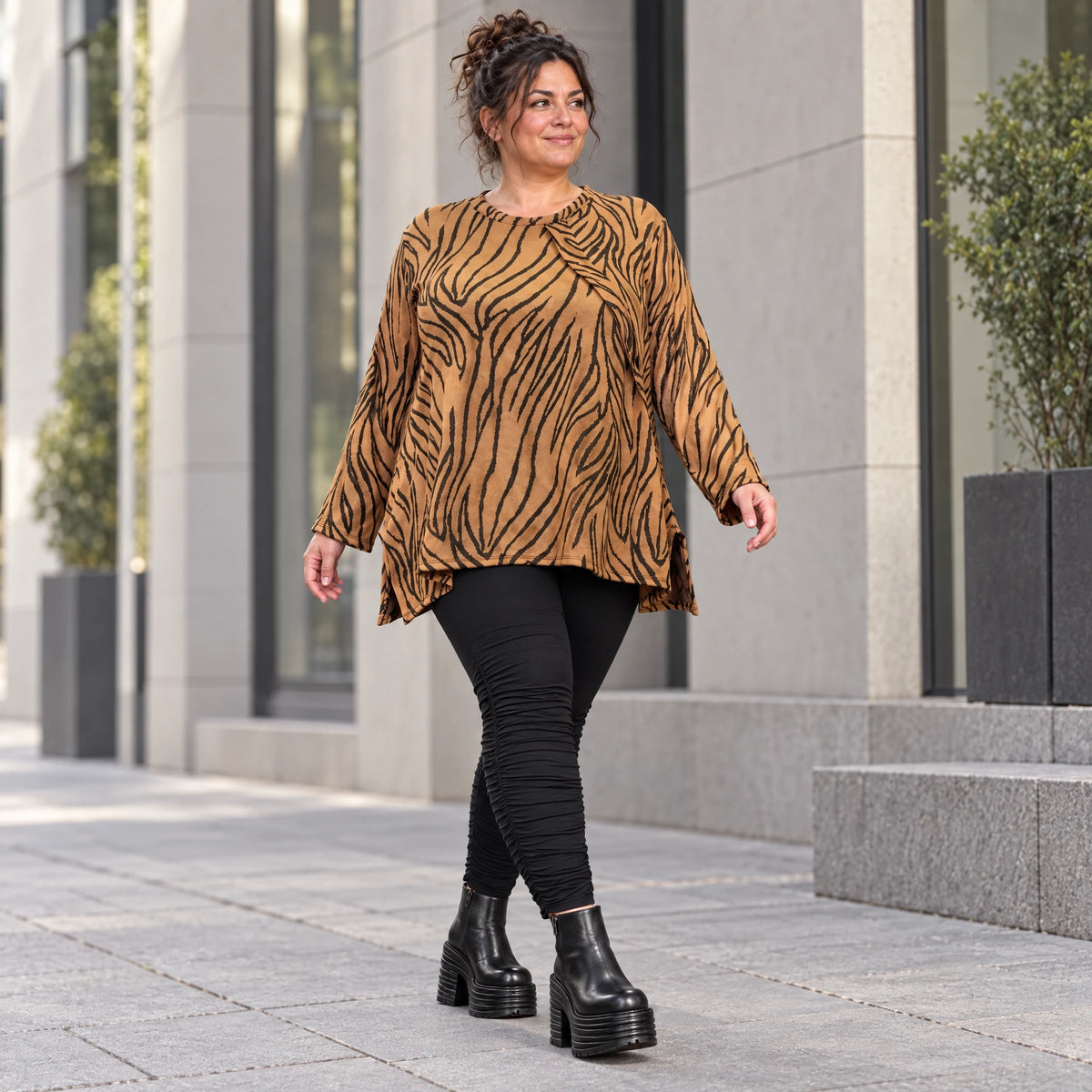 Flauschiges Langarmshirt in Braun/Schoko aus warmem Feinstrick mit schmeichelnder A-Linie