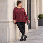 Flauschiges Strickoberteil in Rot/Schwarz mit ausgestellter A-Linie aus weichem Feinstrick