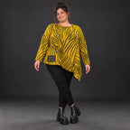 Feinstrickshirt in Gelb/Schwarz mit asymmetrischem Zipfelsaum und flauschigem Garn