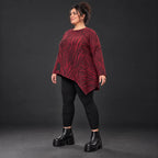 Feinstrickshirt in Rot/Schwarz mit asymmetrischem Zipfelsaum aus weichem Flauschgarn