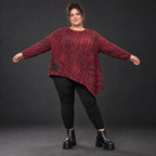 Feinstrickshirt in Rot/Schwarz mit asymmetrischem Zipfelsaum aus weichem Flauschgarn
