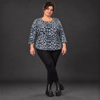 Feinstrickshirt in Marineblau/Grau mit Rundhalsausschnitt und aufgesetzten Taschen