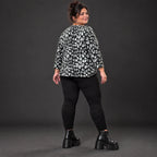 Italienisches Langarmshirt aus flauschigem Feinstrick in Schwarz/Weiß mit Rundhals