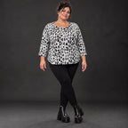 Flauschiges Strickshirt aus Italien in Weiß/Schwarz mit weichem Flauschgarn für den Winter