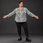 Flauschiges Strickshirt aus Italien in Weiß/Schwarz mit weichem Flauschgarn für den Winter