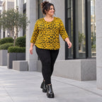 Flauschiges Feinstrickshirt in Gelb/Schwarz mit aufgesetzten Taschen für kalte Wintertage