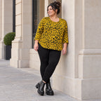 Flauschiges Feinstrickshirt in Gelb/Schwarz mit aufgesetzten Taschen für kalte Wintertage