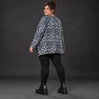 Weiches Langarmshirt aus flauschigem Feinstrick in Marineblau/Grau mit fließender A-Linie