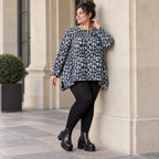 Weiches Langarmshirt aus flauschigem Feinstrick in Marineblau/Grau mit fließender A-Linie