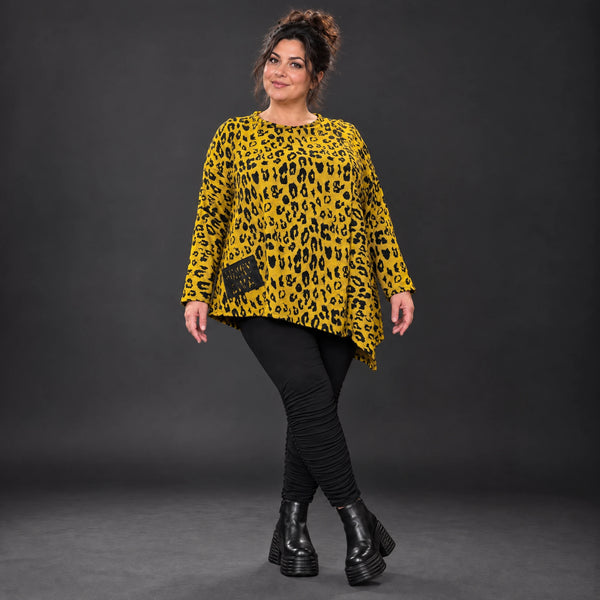 Kuscheliges Feinstrickshirt in Gelb/Schwarz aus flauschigem Garn mit asymmetrischem Saum